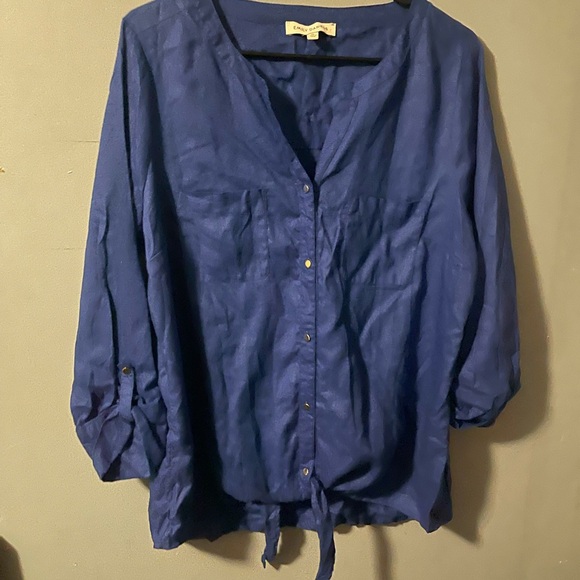 Emily Daniels Blue Linen Blend Roll-Tab Top XL - Picture 2 of 8